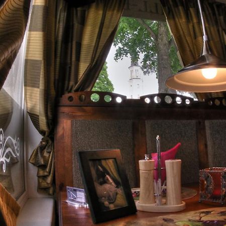 Hotel Krunk Sillamae Bagian luar foto