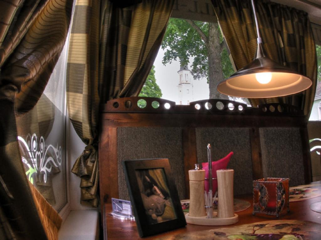 Hotel Krunk Sillamae Bagian luar foto