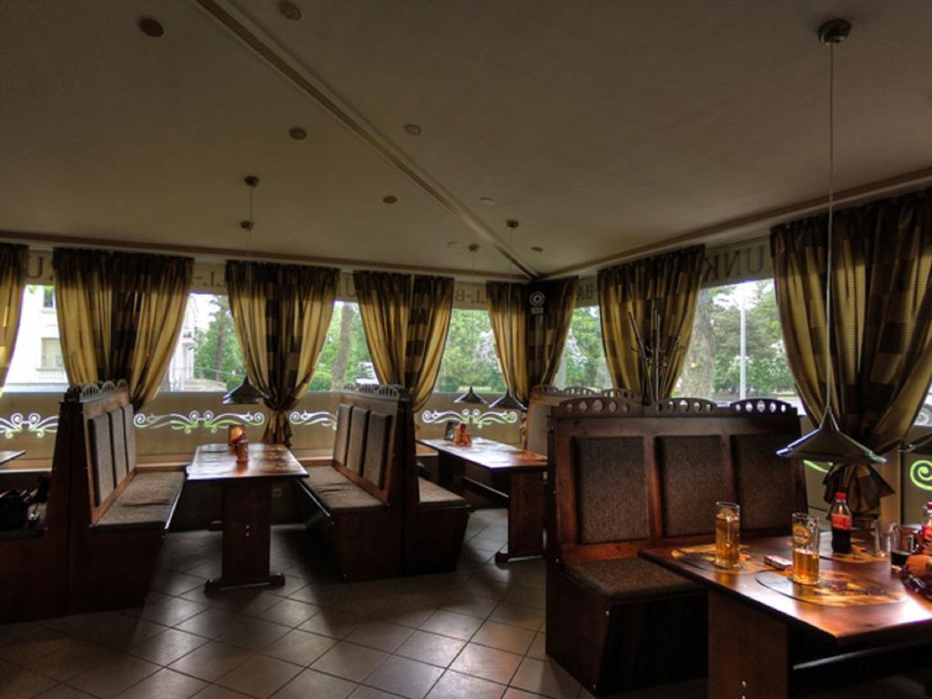 Hotel Krunk Sillamae Bagian luar foto