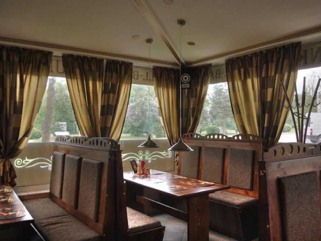 Hotel Krunk Sillamae Bagian luar foto