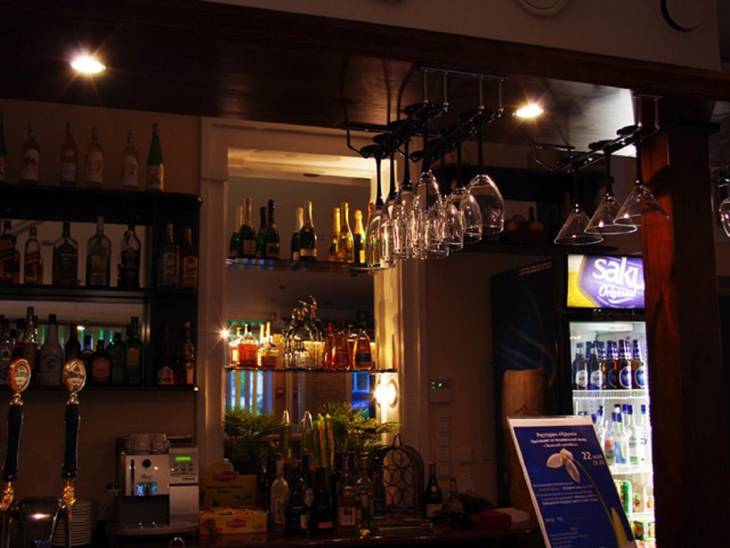 Hotel Krunk Sillamae Bagian luar foto