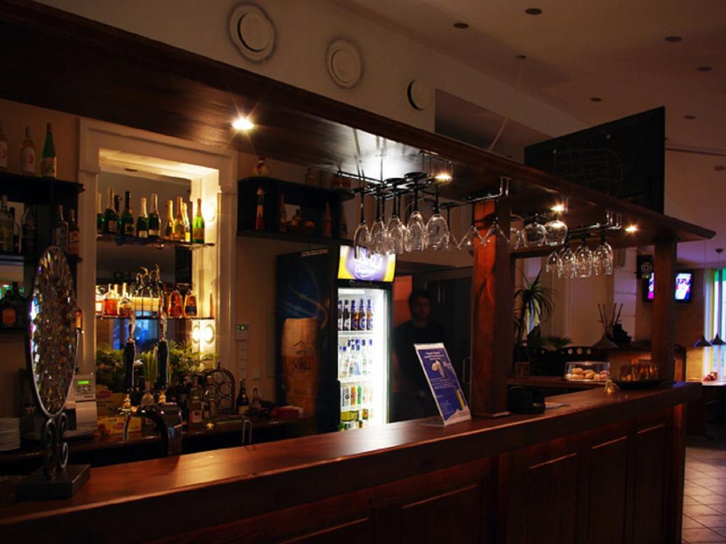 Hotel Krunk Sillamae Bagian luar foto