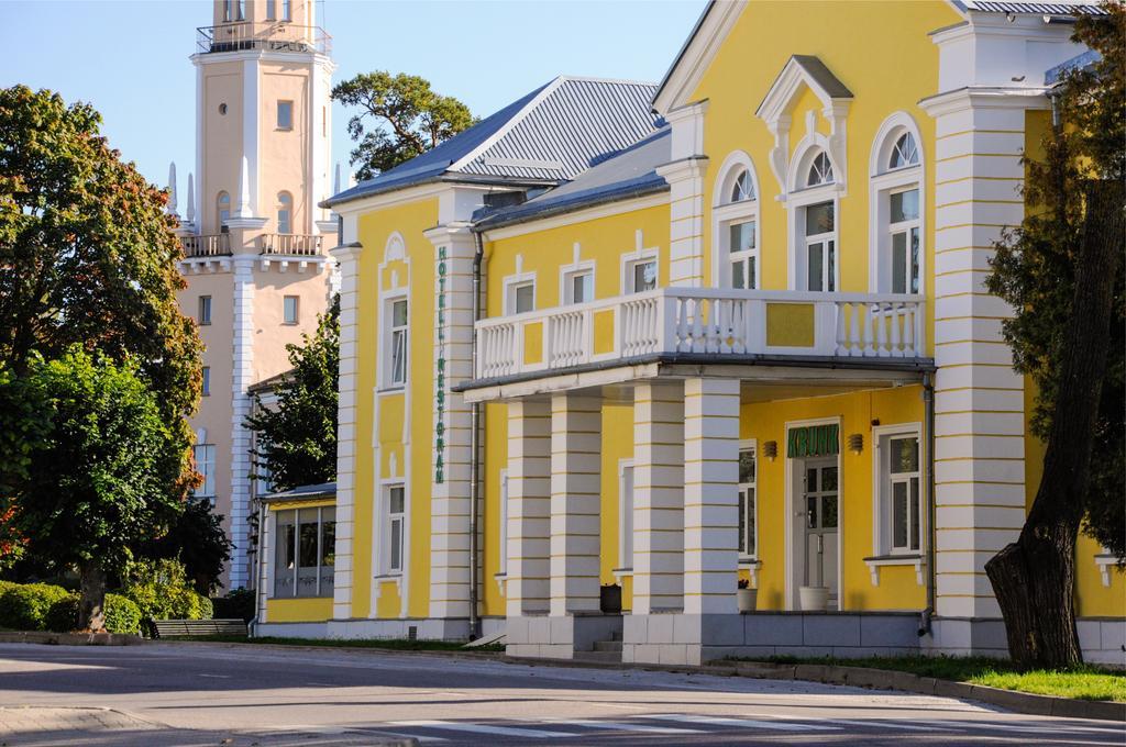 Hotel Krunk Sillamae Bagian luar foto